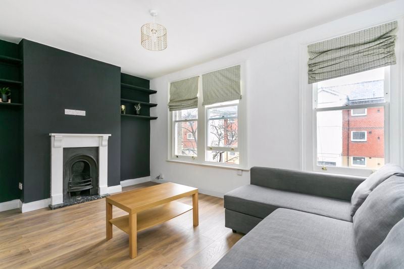 Flat Shirley Road in Greater London