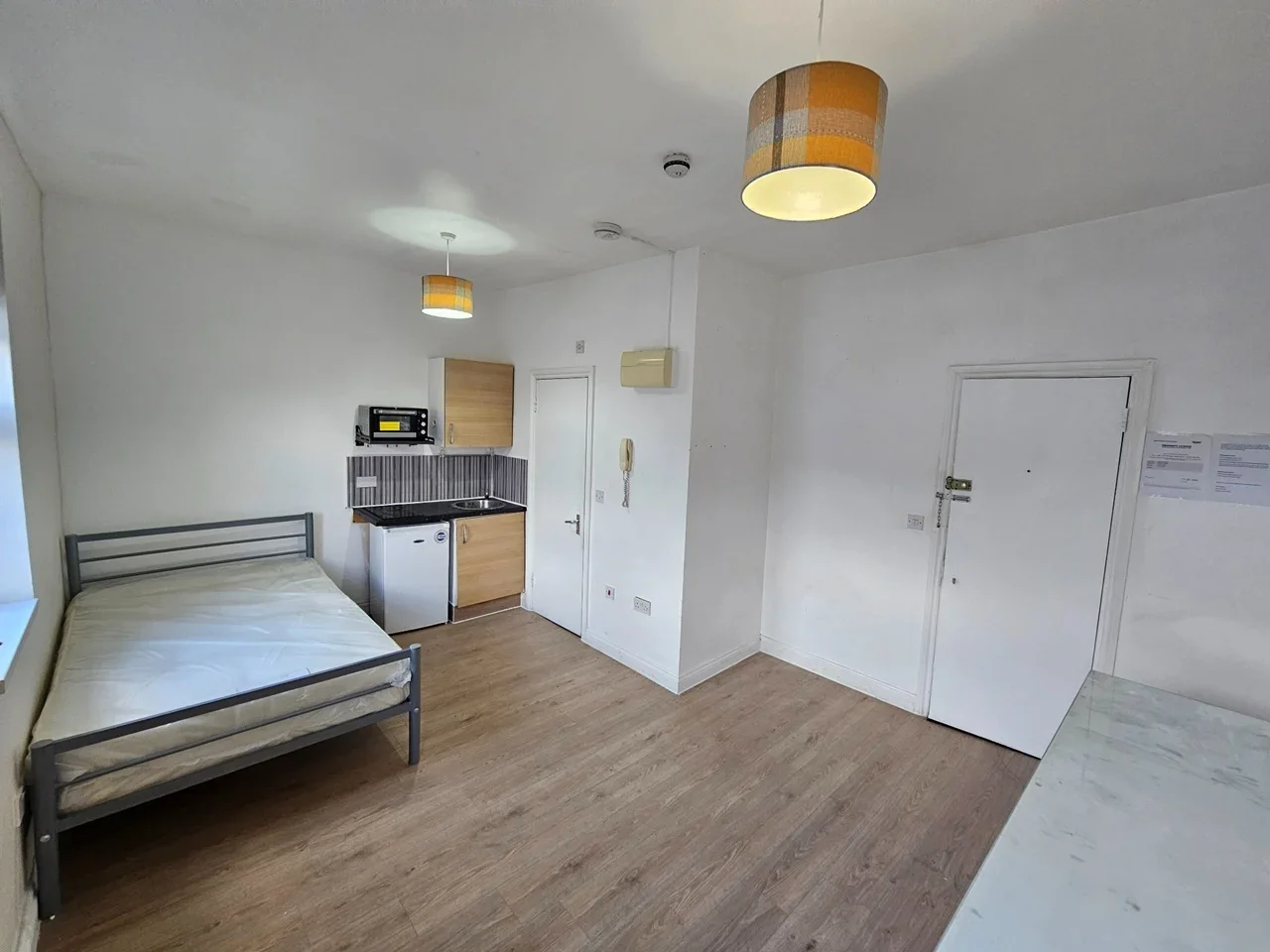 Flat Lordship Lane in Greater London