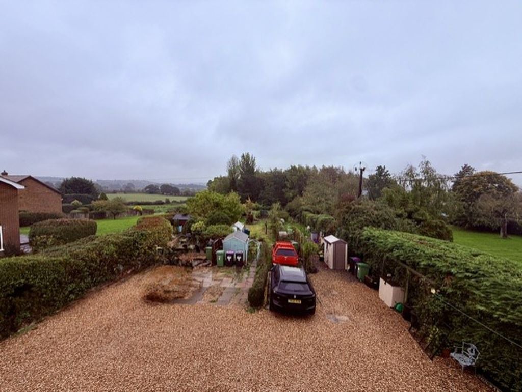 House Garmston Lane in Leighton