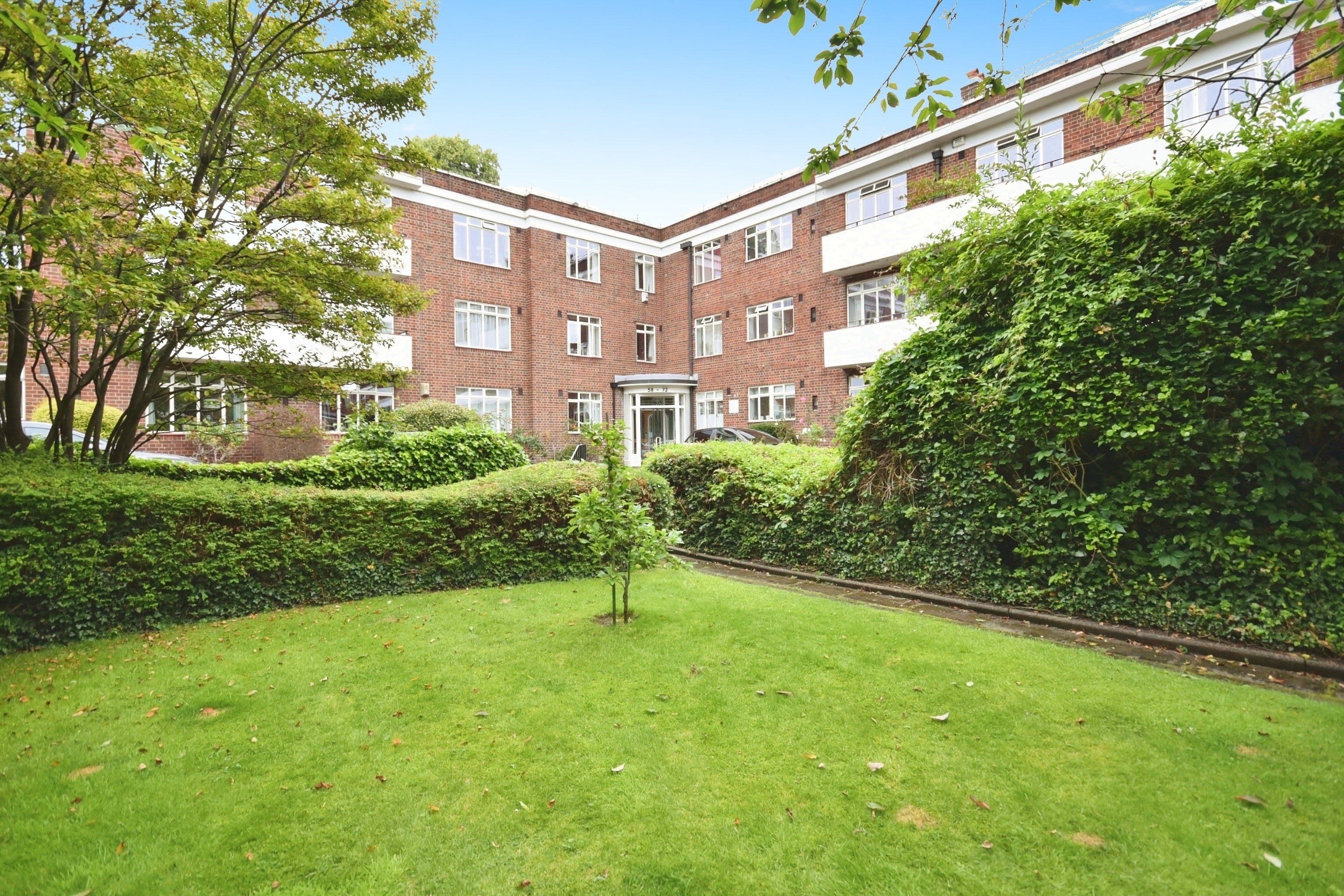 Flat Appleby Lodge in Manchester