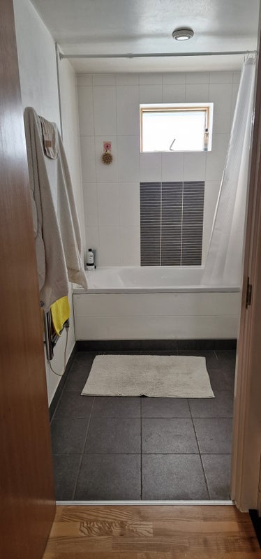 Room Canterbury Road in Greater London