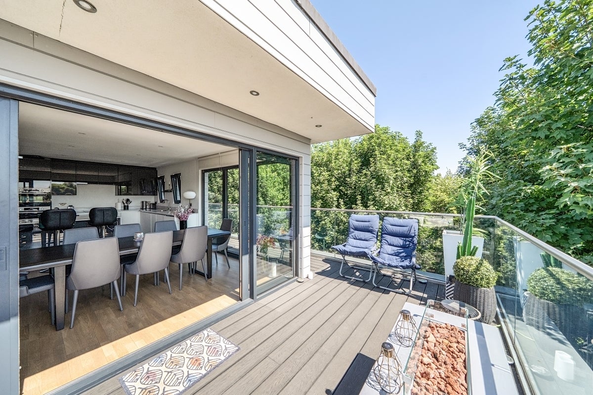 Flat Stanhope Road in Greater London