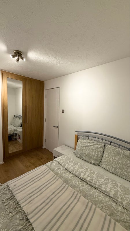 Room Muggeridge Close in Greater London