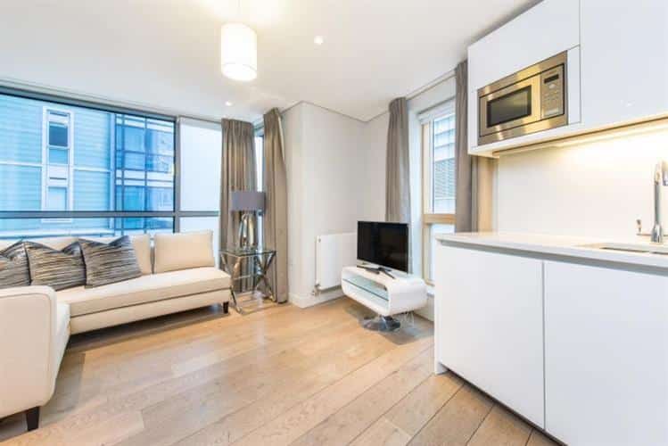 Flat Harbet Road in City of Westminster