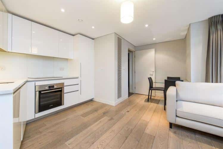 Flat Harbet Road in City of Westminster