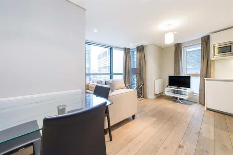 Flat Harbet Road in City of Westminster