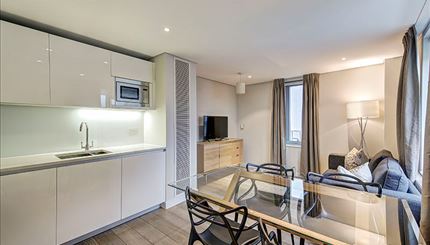 Flat Harbet Road in City of Westminster