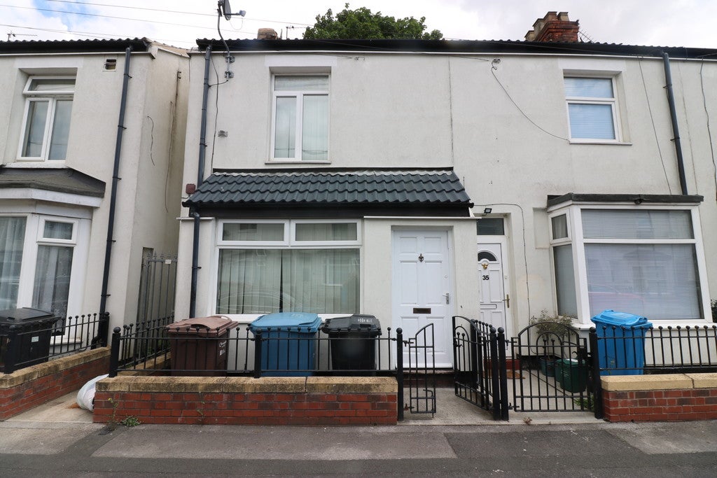 House Massey Close in Hull