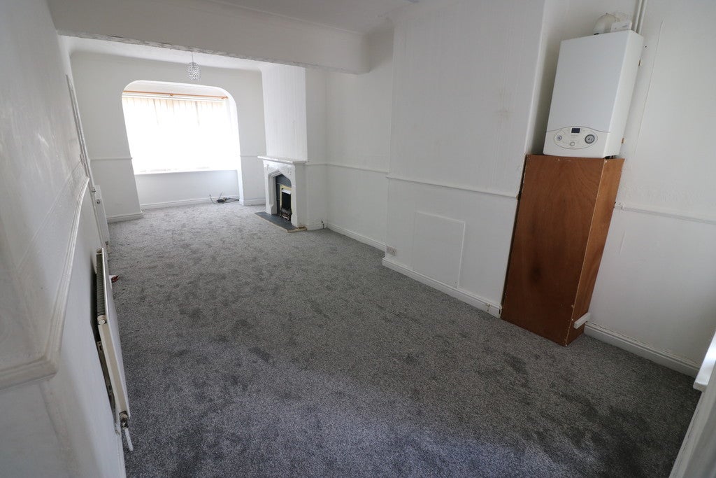 House Massey Close in Hull