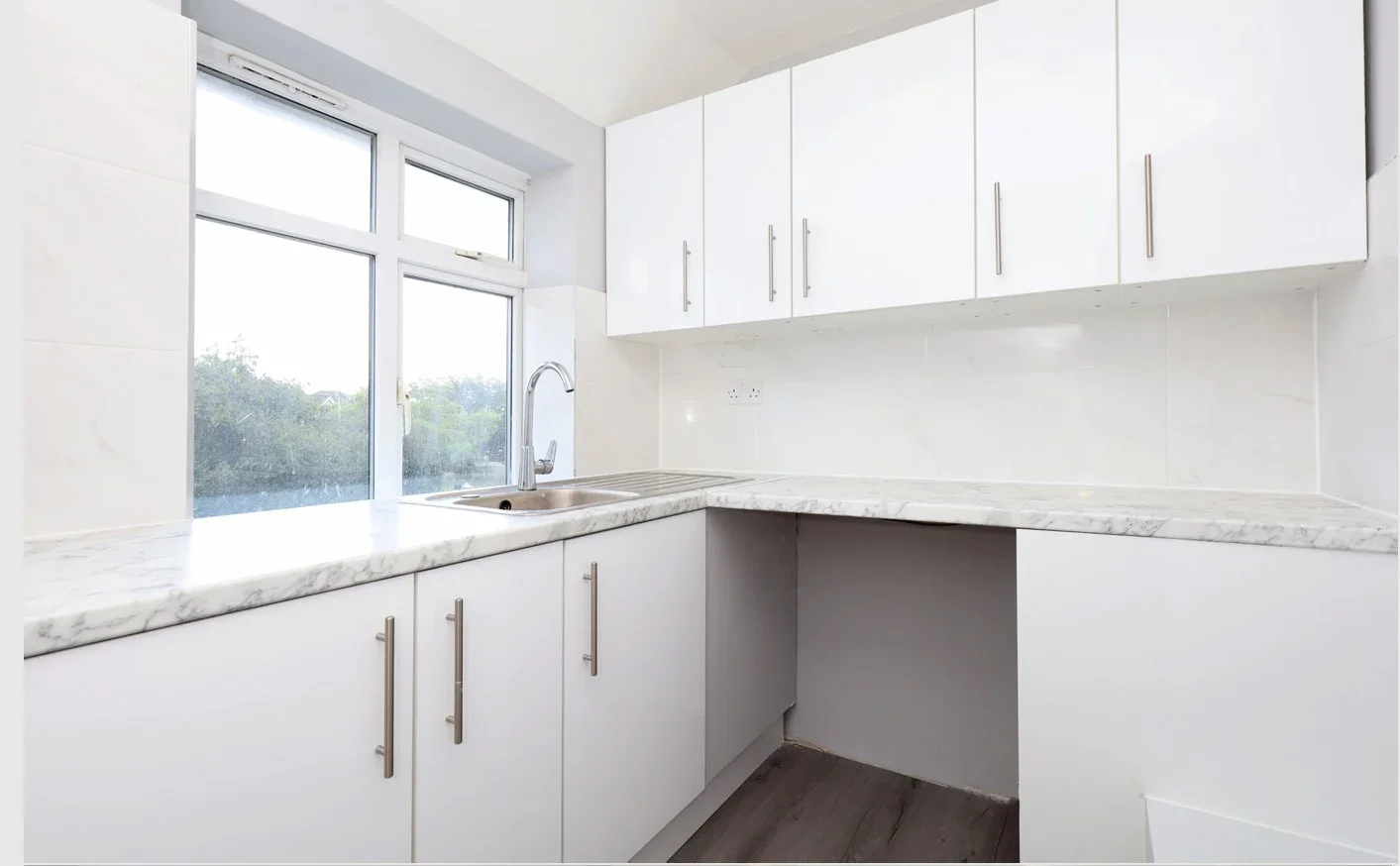 Room Sipson Road in Greater London