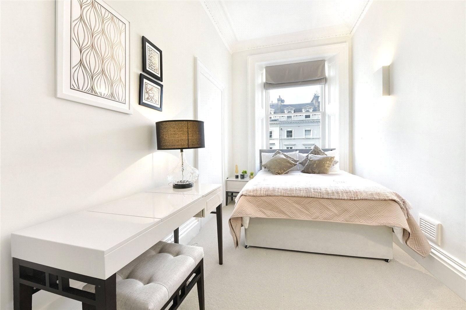 Flat Queen's Gate Terrace in Greater London