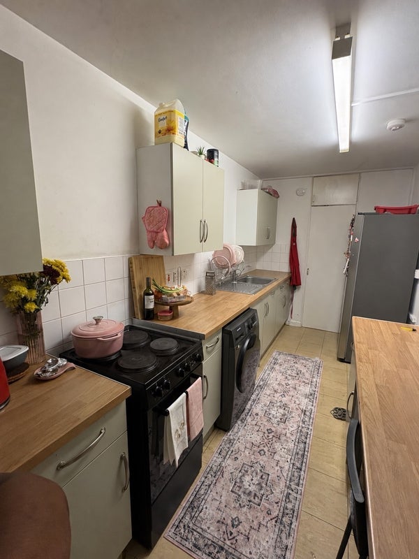 Room Polthorne Grove in Greater London
