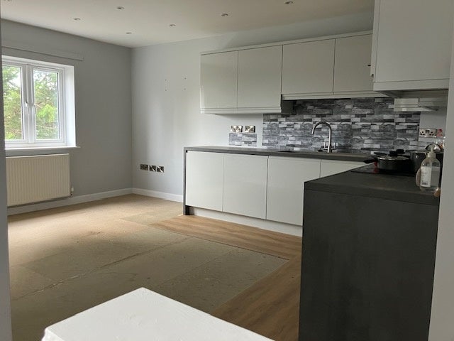 Flat Whilton Road in Northampton