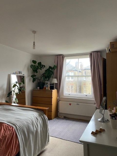 Room Tremadoc Road in Greater London