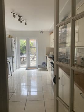Room Tremadoc Road in Greater London