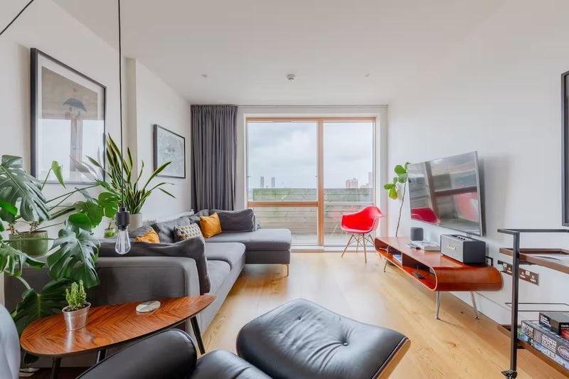 Room Barry Blandford Way in Greater London