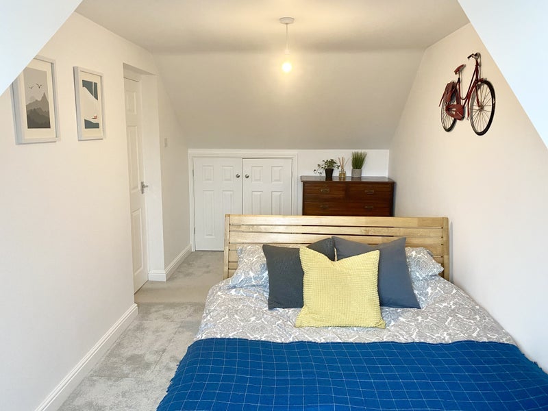 Room Lockheed Close in Royal Leamington Spa