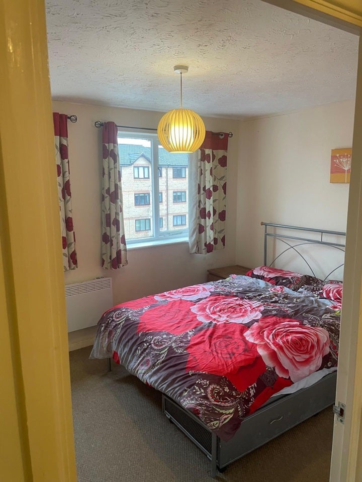 Flat Chestnut Road in Basildon