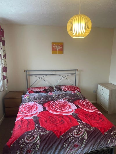 Flat Chestnut Road in Basildon