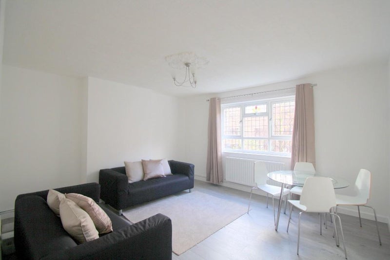Flat New North Road in Greater London