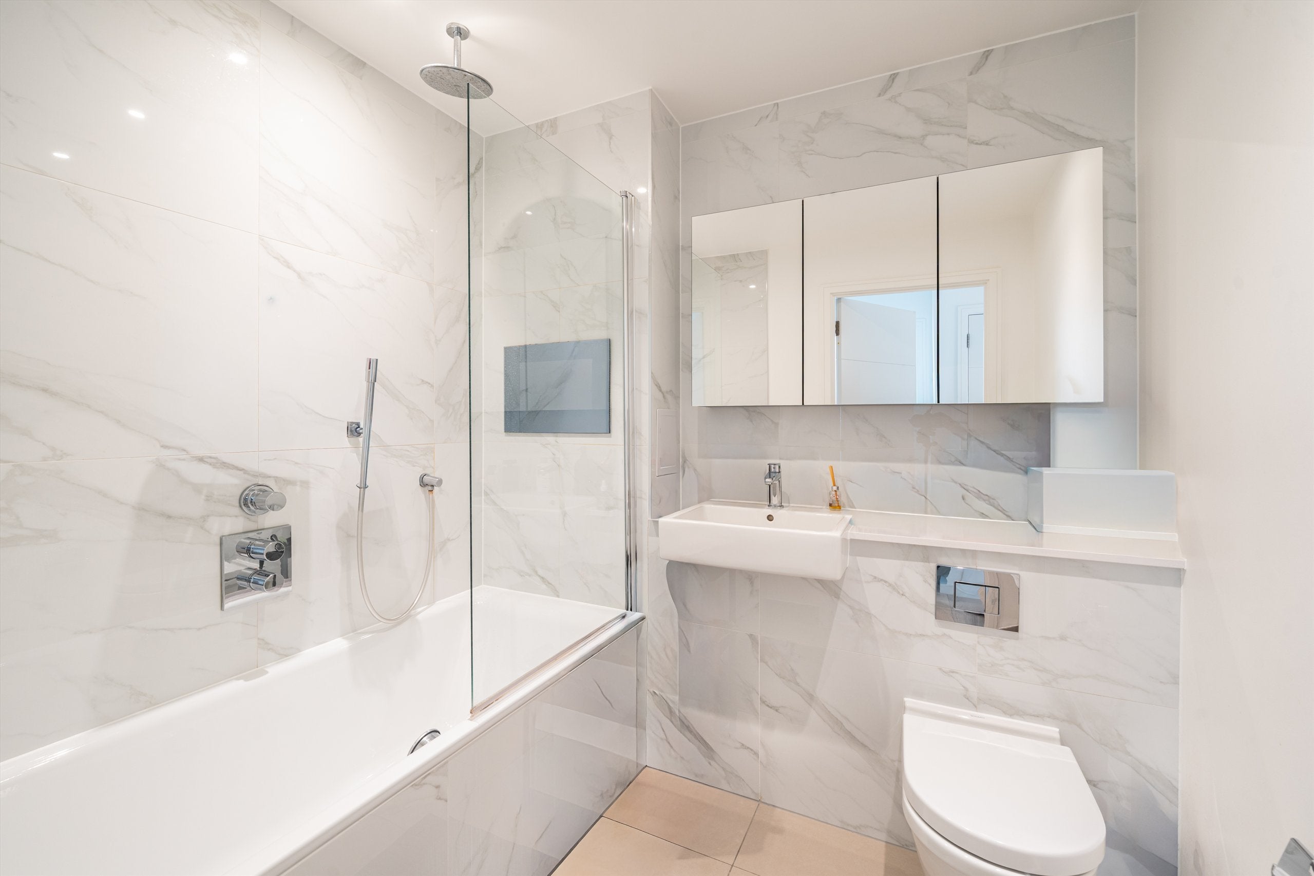 Flat Hofland Road in Greater London