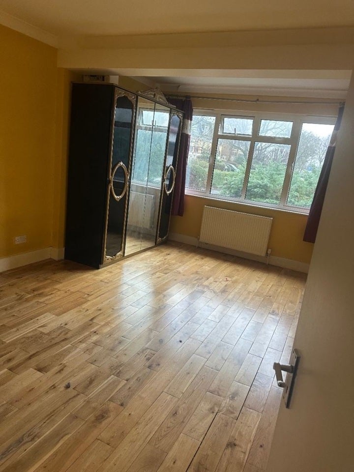 Room Le May Avenue in Greater London
