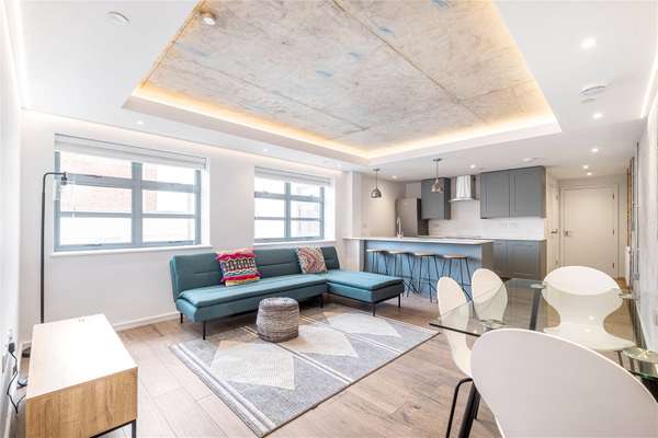 Flat Elm Grove in Greater London