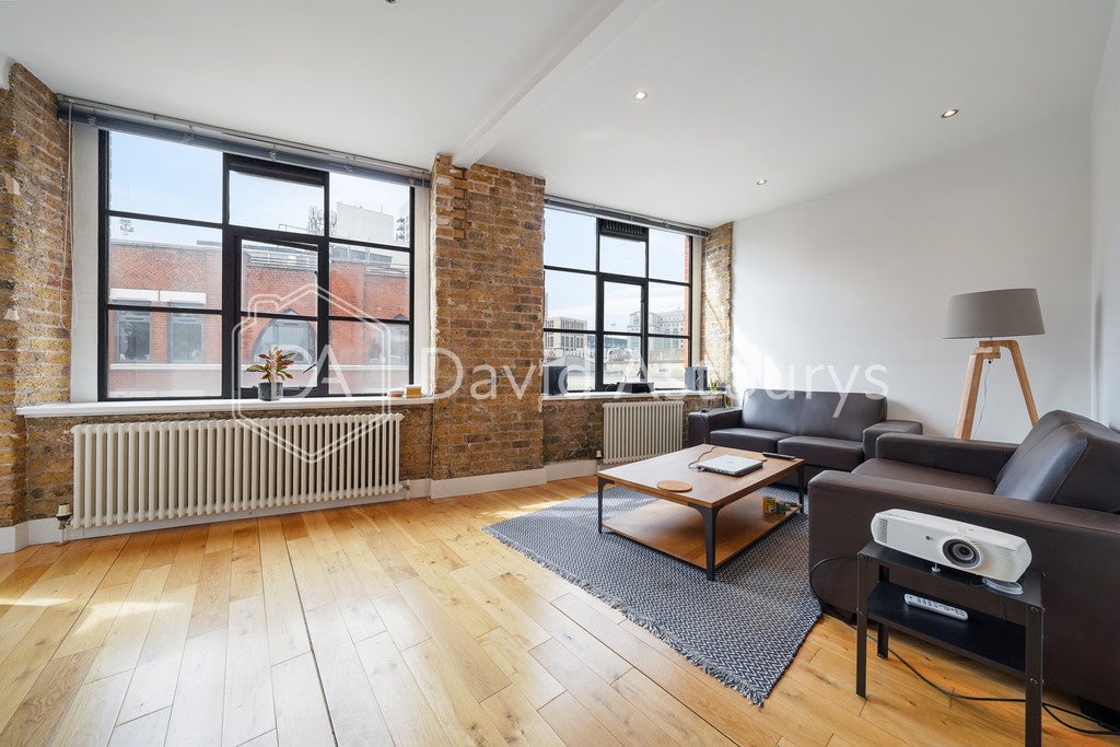 Flat Nathaniel Close in Greater London