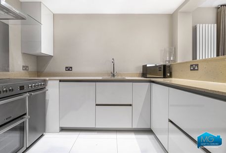Flat Boydell Court in Greater London