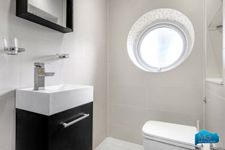 Flat Boydell Court in Greater London