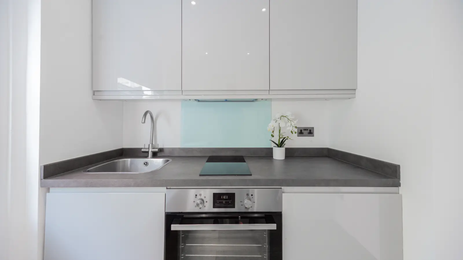 Flat Queensborough Passage in City of Westminster