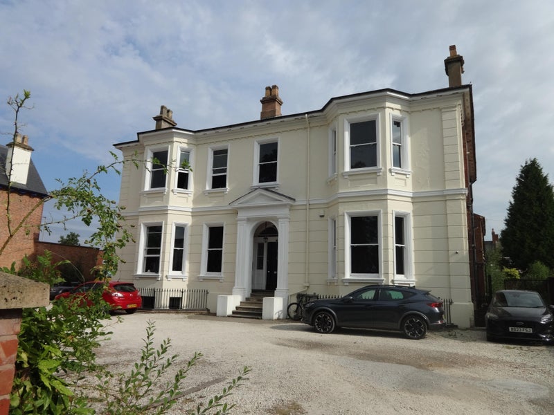 Room Warwick New Road in Royal Leamington Spa