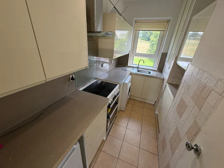Flat Larchfield Avenue in Glasgow