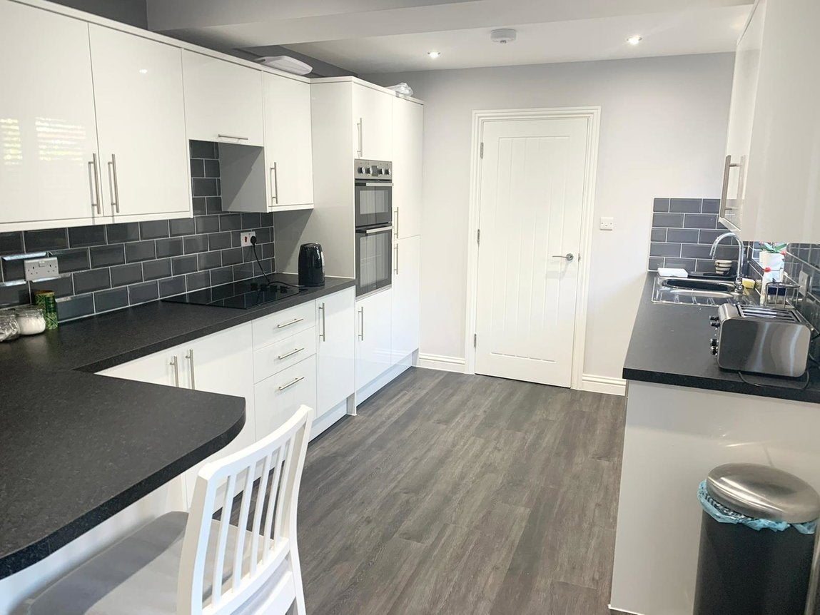 Room Park Lane in Swindon