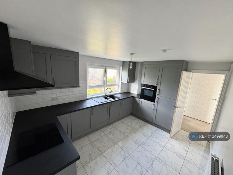 Flat Drumclair Place in Chapelhall