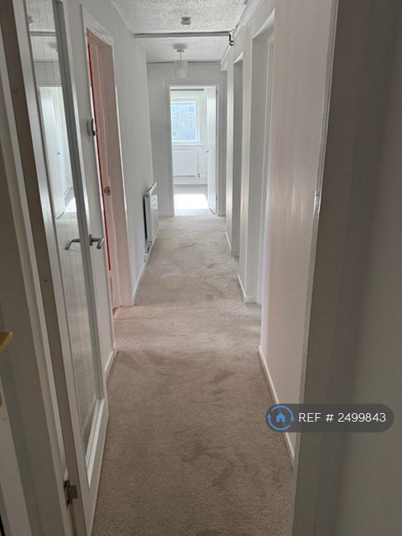 Flat Drumclair Place in Chapelhall