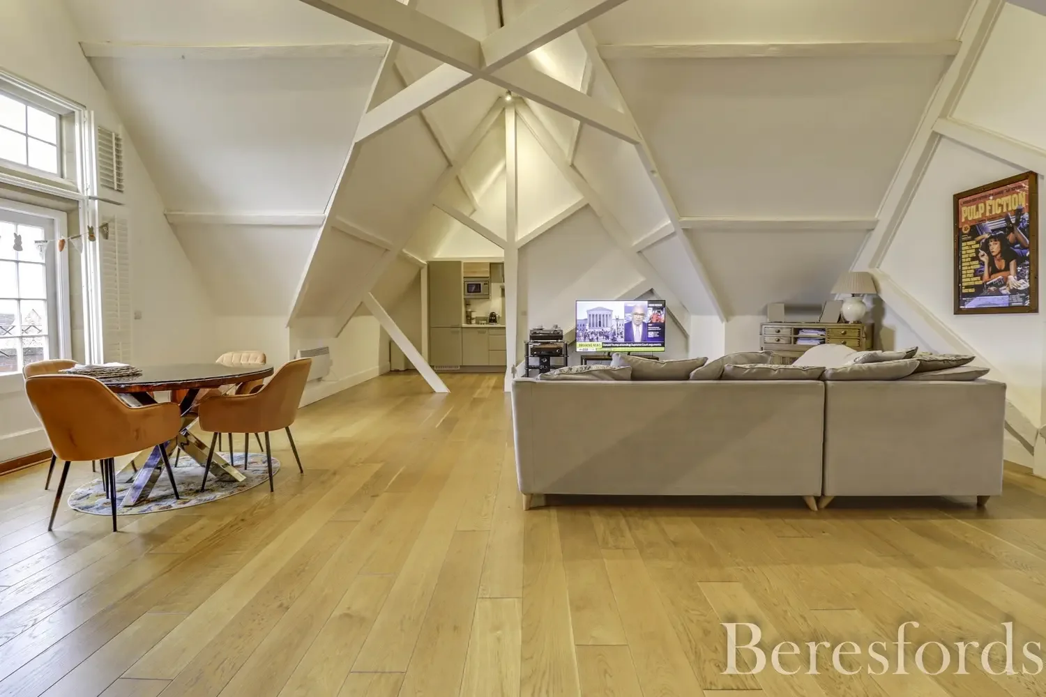Flat Wellington Place in Brentwood