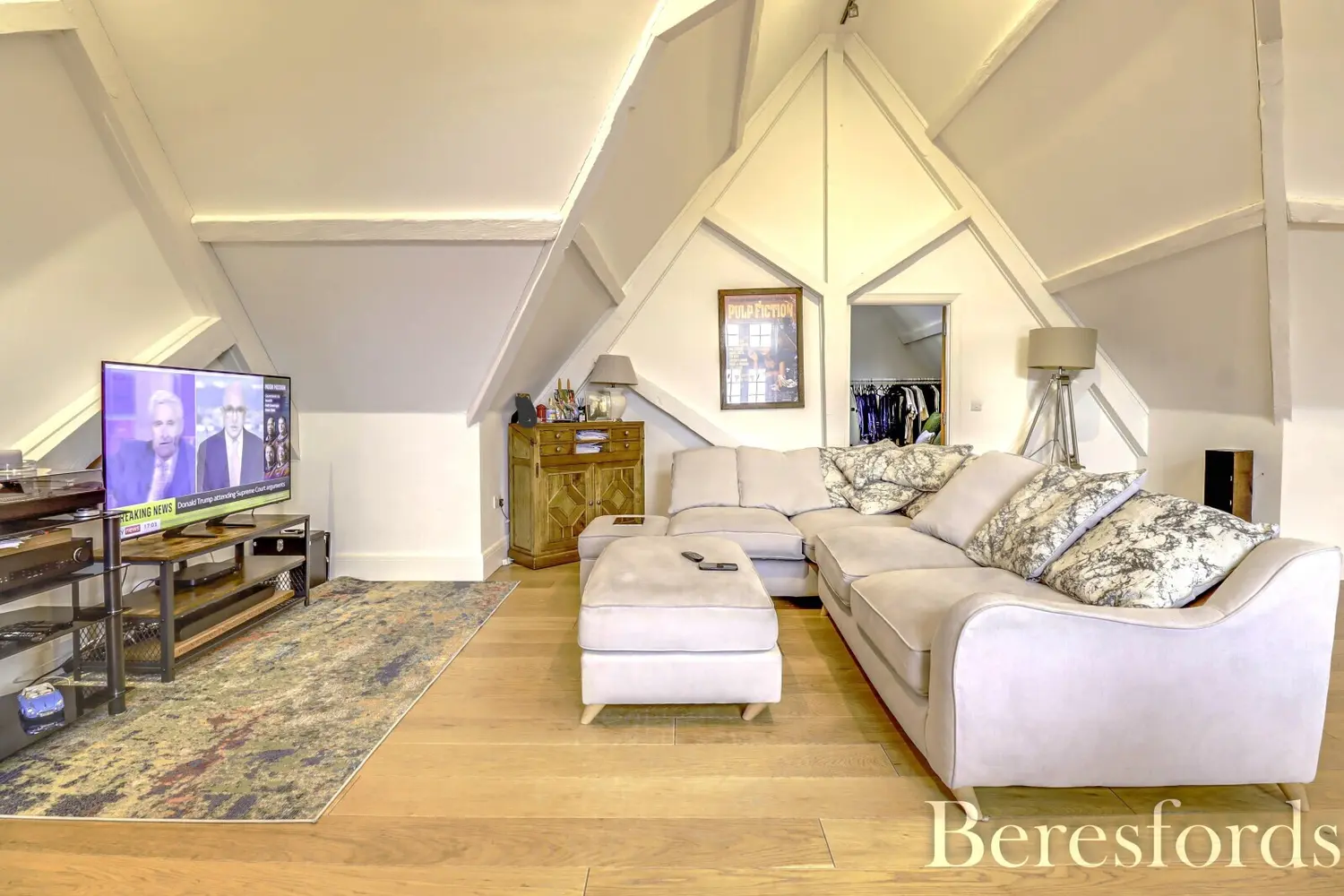 Flat Wellington Place in Brentwood