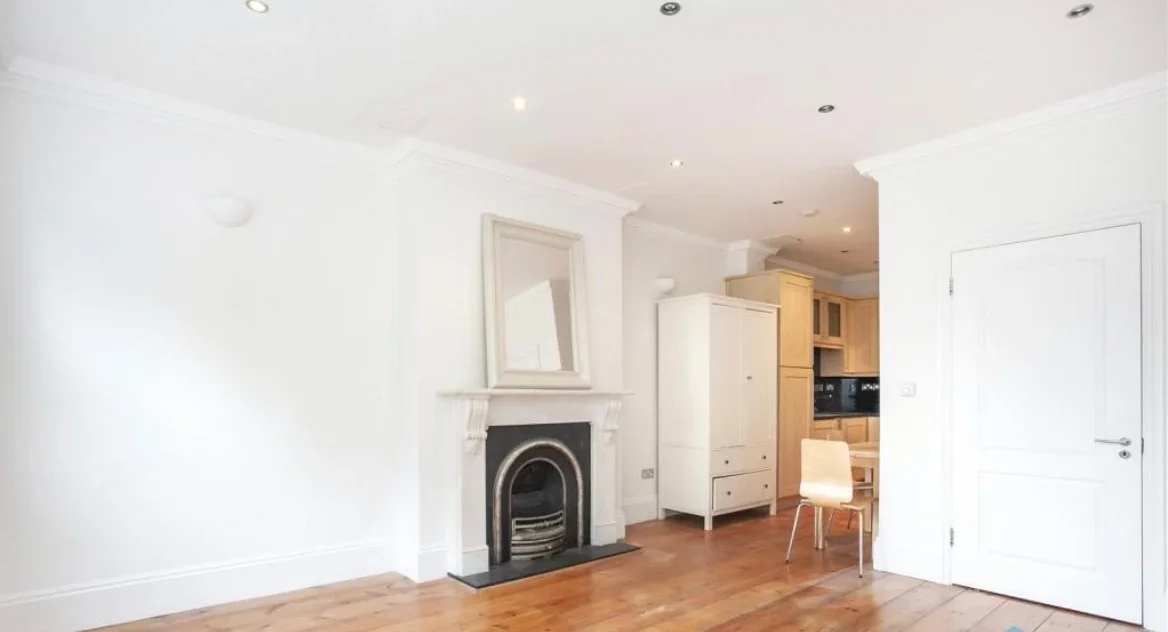 Flat Tollington Way in Greater London