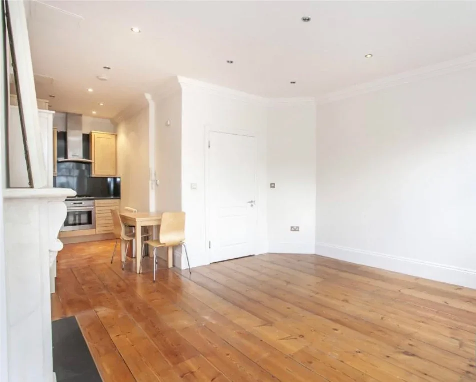 Flat Tollington Way in Greater London