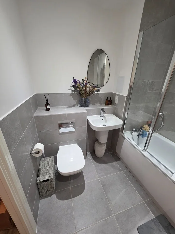 Room Oakleigh Road North in Greater London