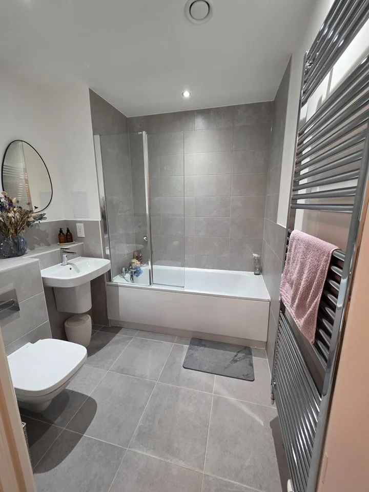 Room Oakleigh Road North in Greater London