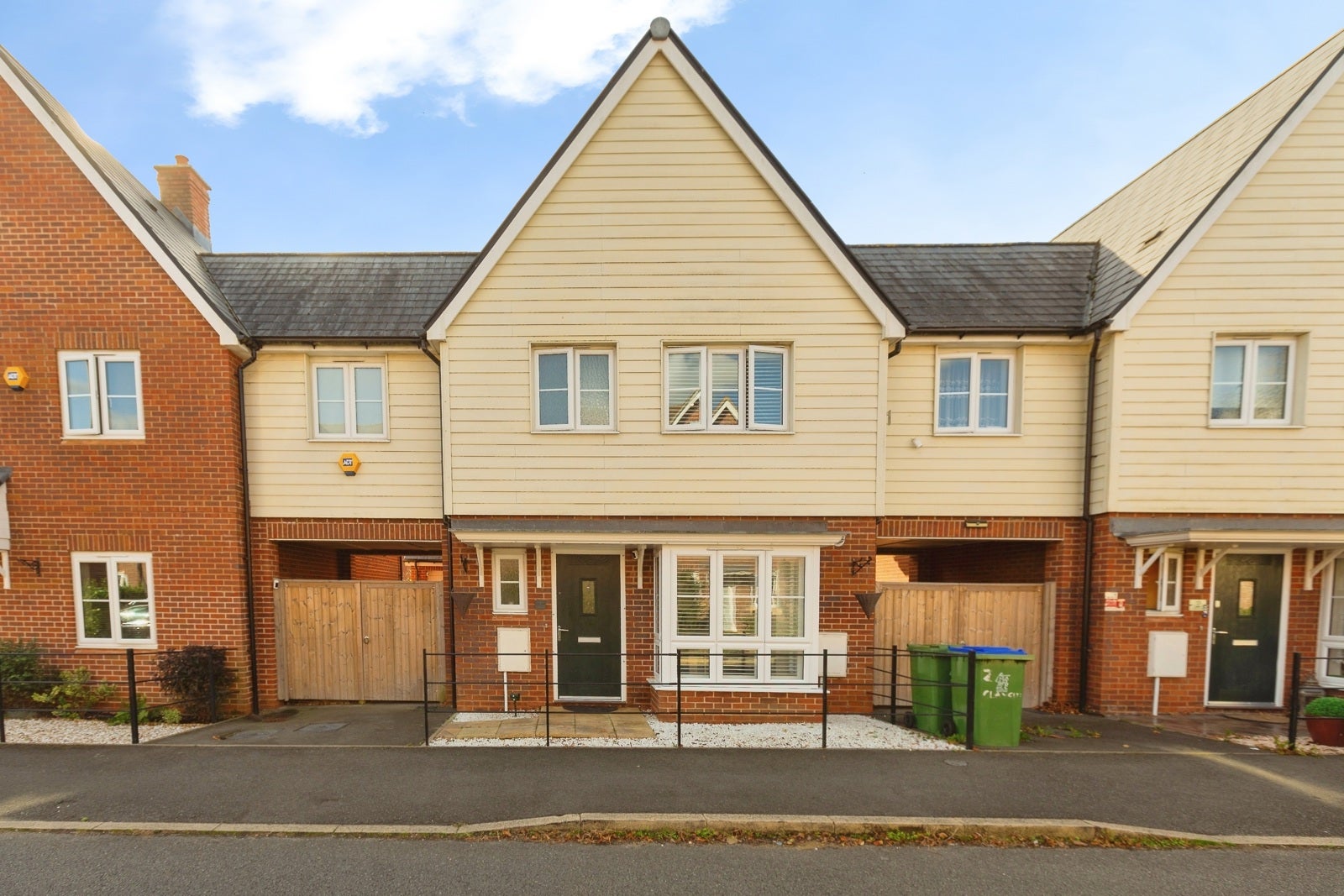 House Claygate Avenue in Harpenden