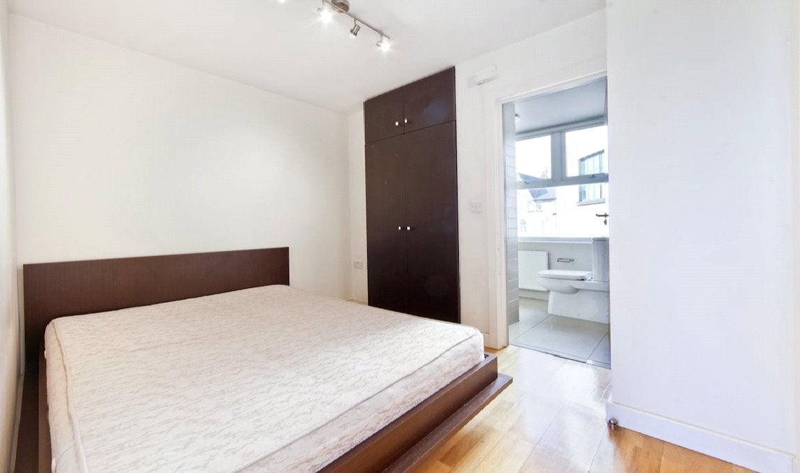 Flat Bayham Street in Greater London