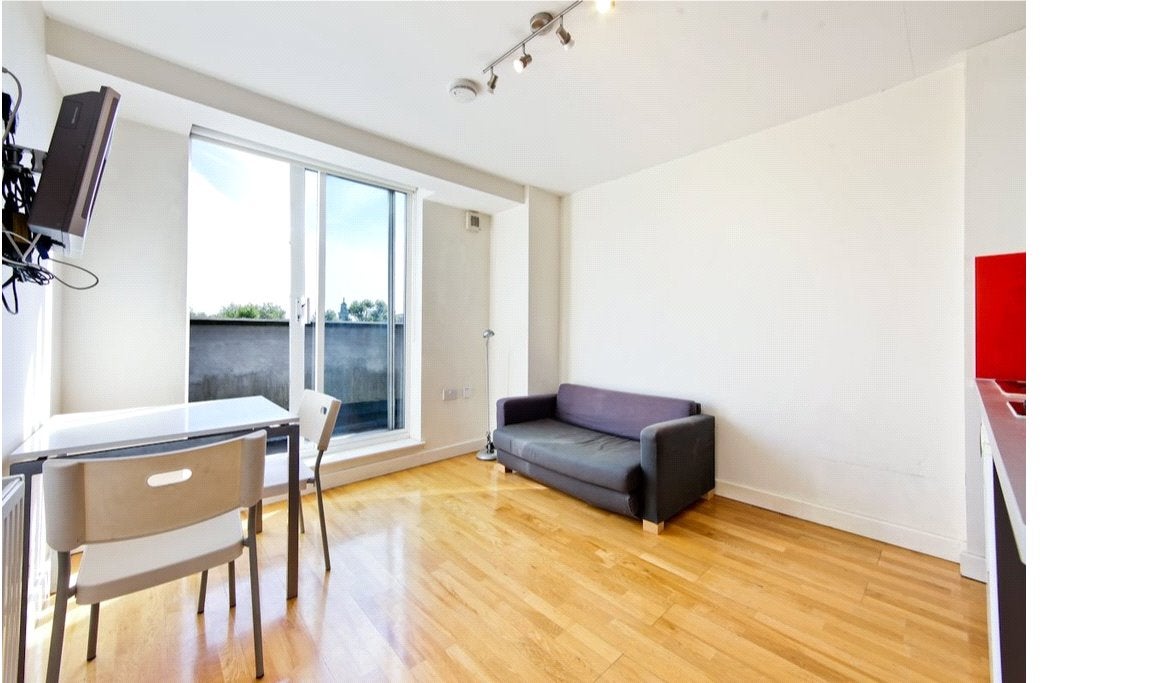 Flat Bayham Street in Greater London