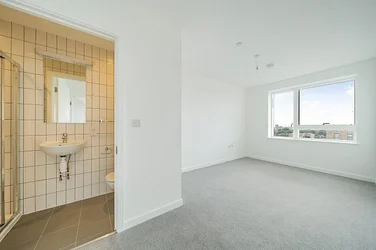 Flat Ketch Street in Greater London