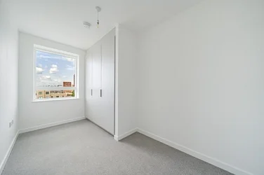 Flat Ketch Street in Greater London