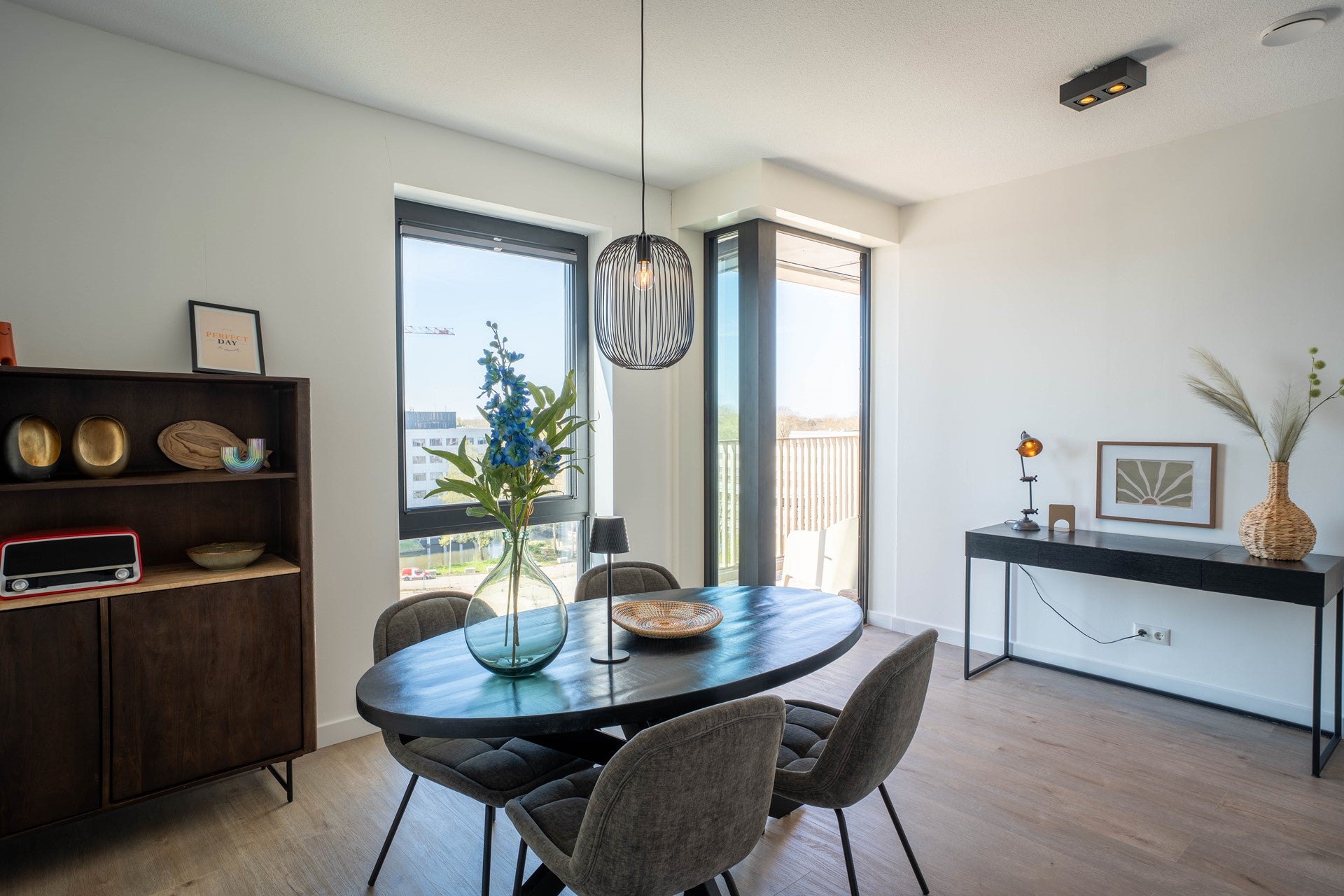 Flat Mies van der Rohestraat in Hoofddorp