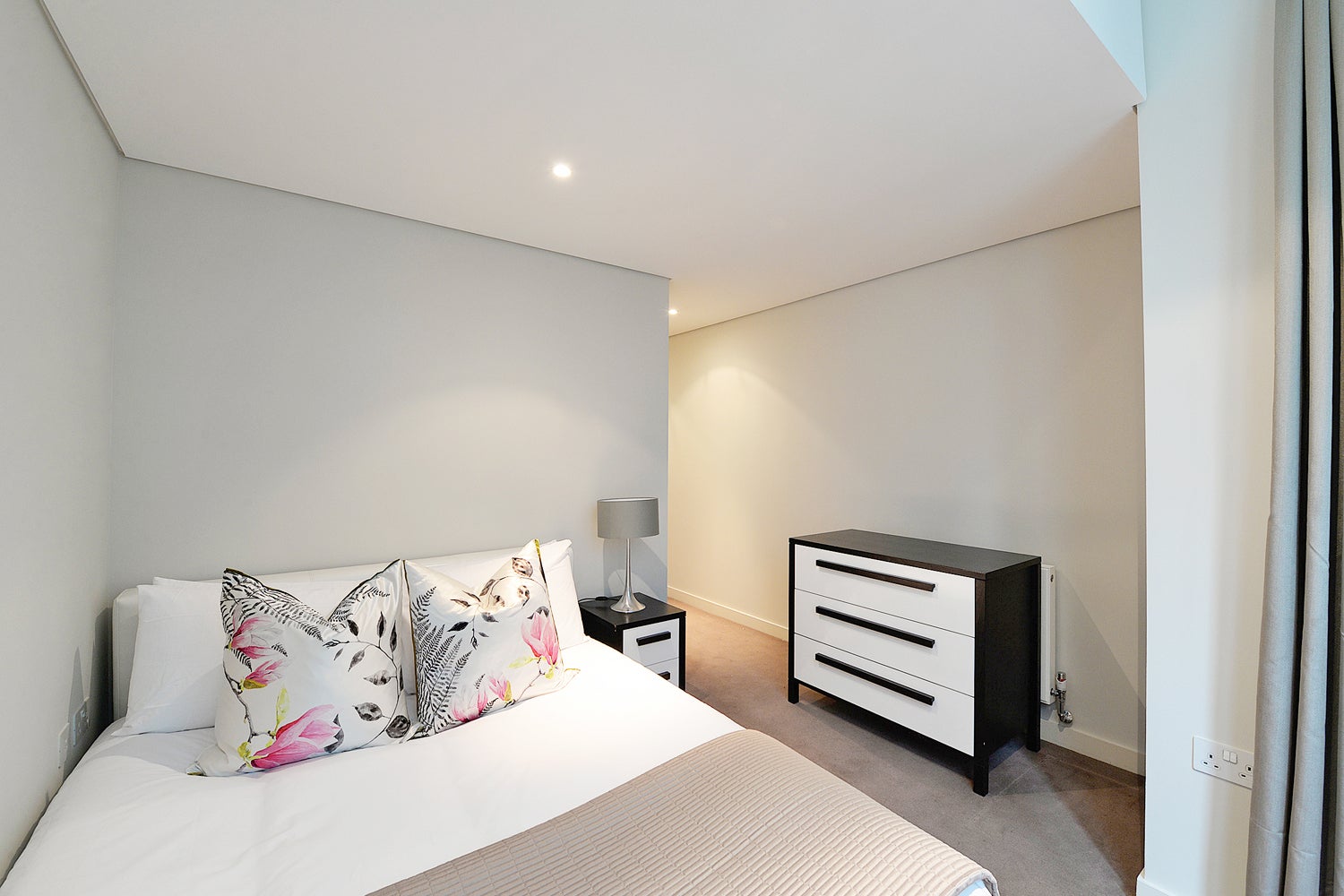 Flat Merchant Square in City of Westminster