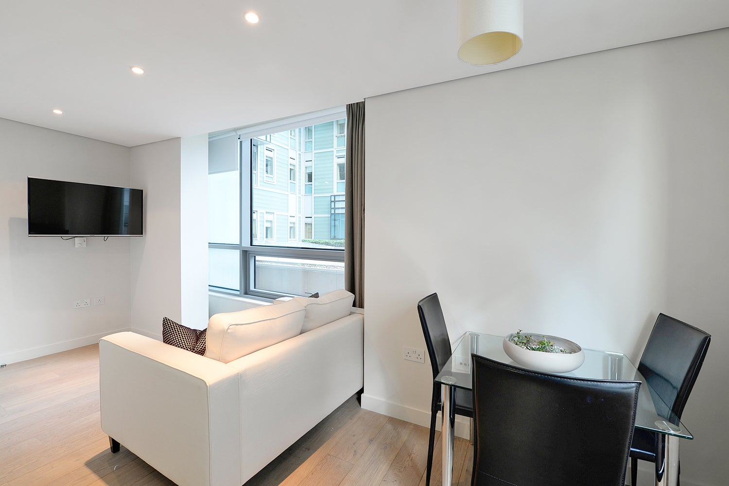 Flat Merchant Square in City of Westminster